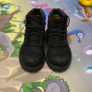 My sons gently worn shoes!